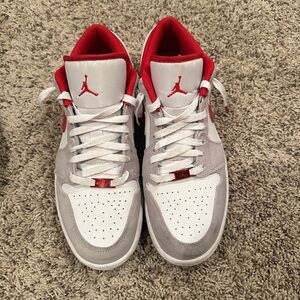 Jordan 1 low men’s size 11 COMES WITH BOX!!!